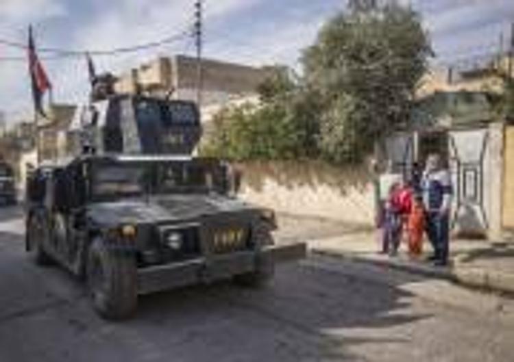 Боевики ИГИЛ массово эвакуируют свои семьи из западного Мосула
