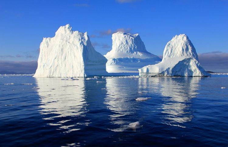 От Антарктиды отплывает айсберг размером с Манхэттен