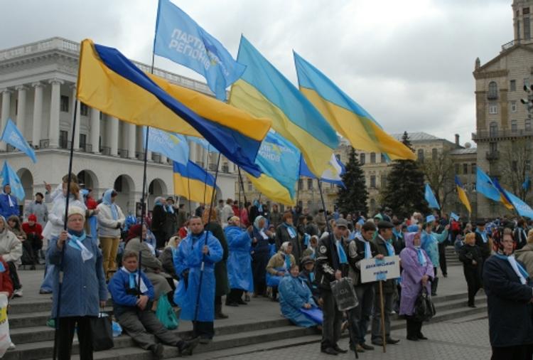Украинский "майдан" взбунтовался и требует отставки правительства