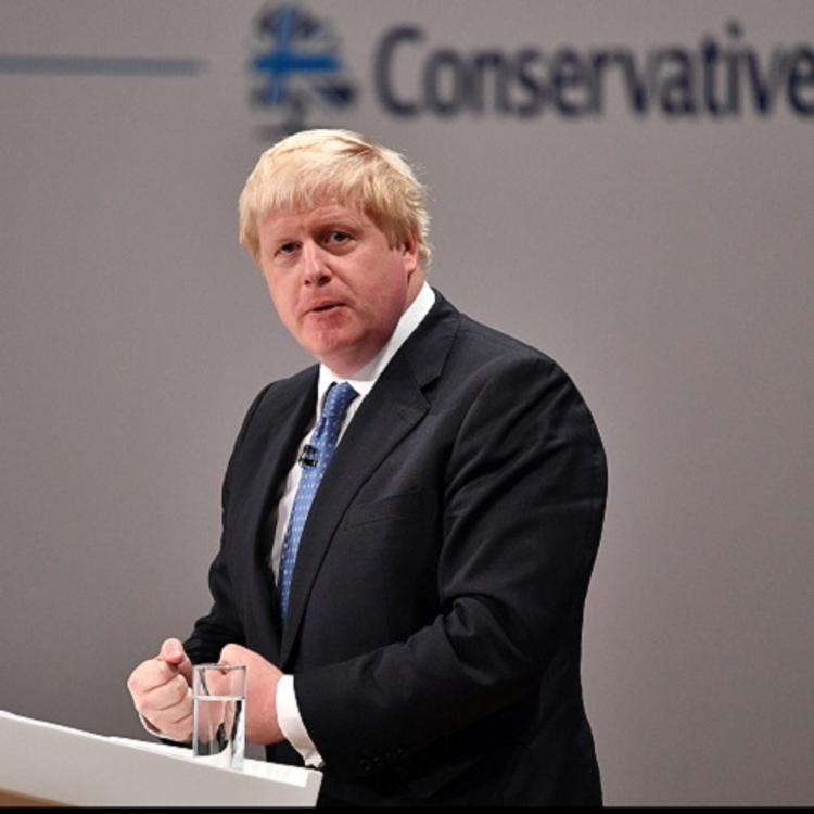 Борис Джонсон шокировал британцев экстравагантными шортами (ФОТО)