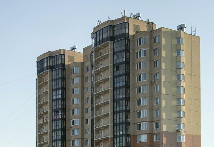 Семилетний ребенок выпал из окна многоэтажки в Москве