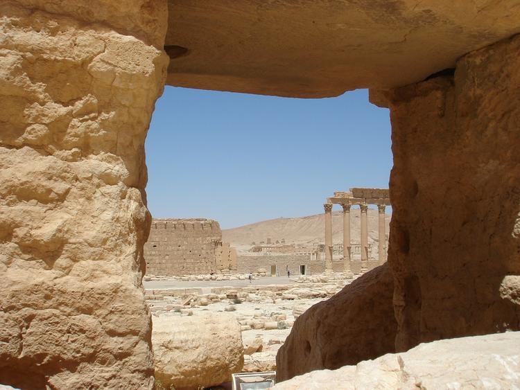 Оценен ущерб, который террористы нанесли историческим памятникам Пальмиры