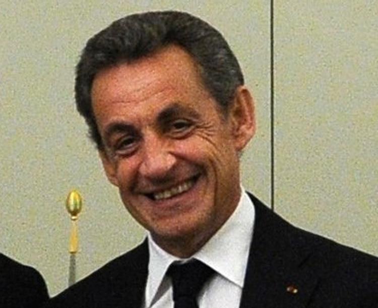 Саркози хочет встретиться с Фийоном и Жюппе