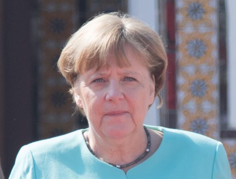 Меркель надеется, что переговоры с Трампом будут конструктивными