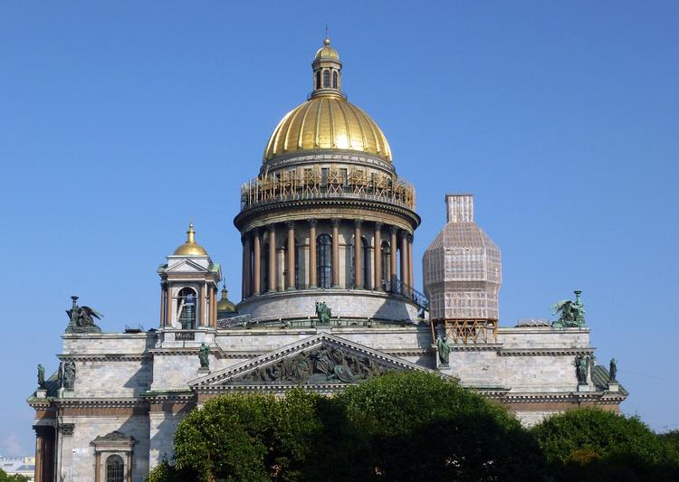 Власти Петербурга торопят с освобождением Исаакиевского собора к Пасхе