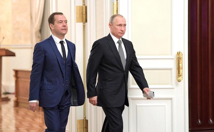 Путин сообщил правительству о болезни Медведева
