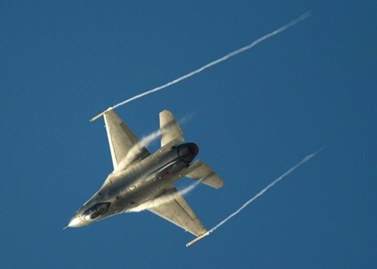 ВВС Израиля нанесли удары по террористам в Сирии, но им ответили ракетным залпом