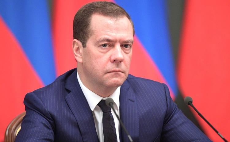 Депутаты потребуют расследования фактов из фильма про тайное богатство Медведева