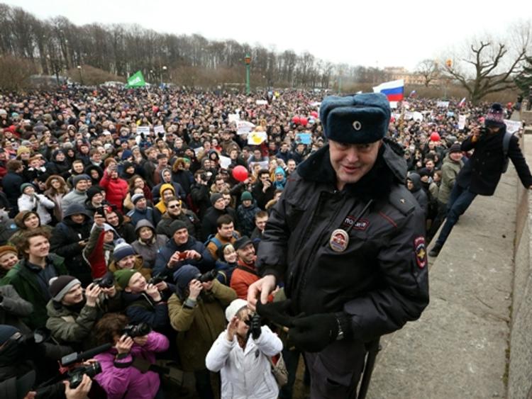 Госдеп призвал отпустить участников незаконных акций в России