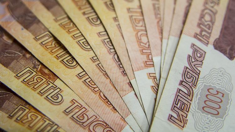 Рублю предрекли ослабление почти на 10%