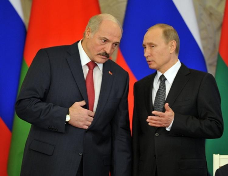 Лукашенко поздравил Путина с Днем единения народов