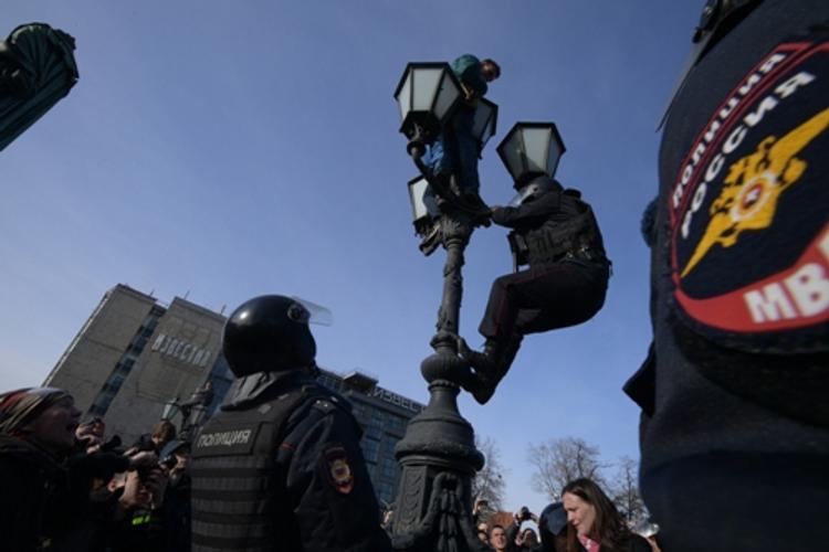 Активист Марк Гальперин задержан полицией по делу о митингах 26 марта
