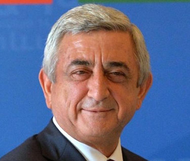 Отпечатки пальцев президента Армении не распознала техника на выборах