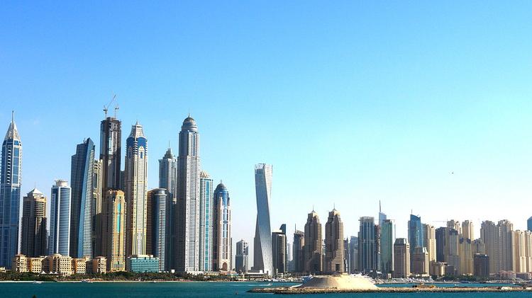 В Дубае вспыхнул один из небоскребов (ВИДЕО)