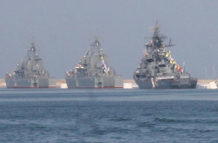 В Каспийском море начались учебные стрельбы кораблей ВМФ России