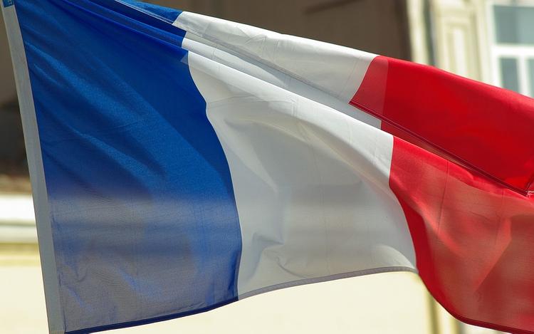 Францию уведомили о подготовке удара по авиабазе в Сирии