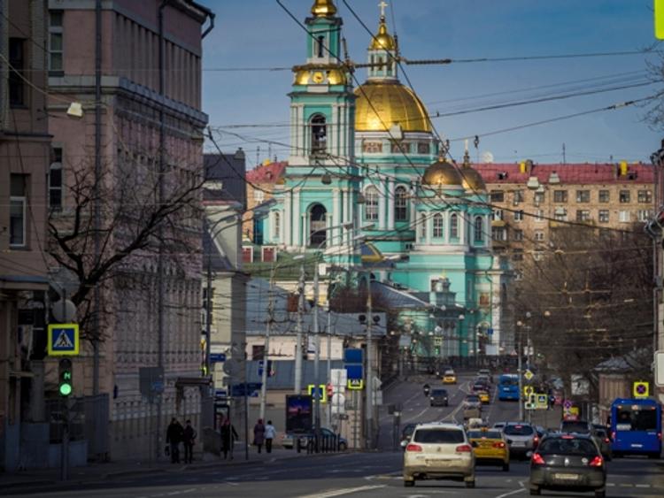 Социологи назвали количество верующих и атеистов в России