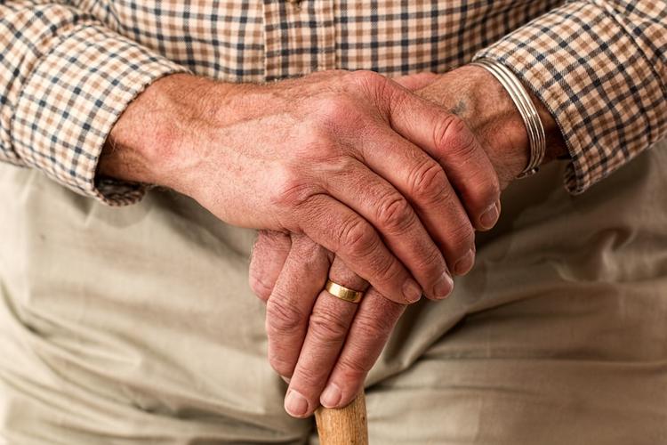 Пропавшего столетнего пенсионера нашли в постели соседки