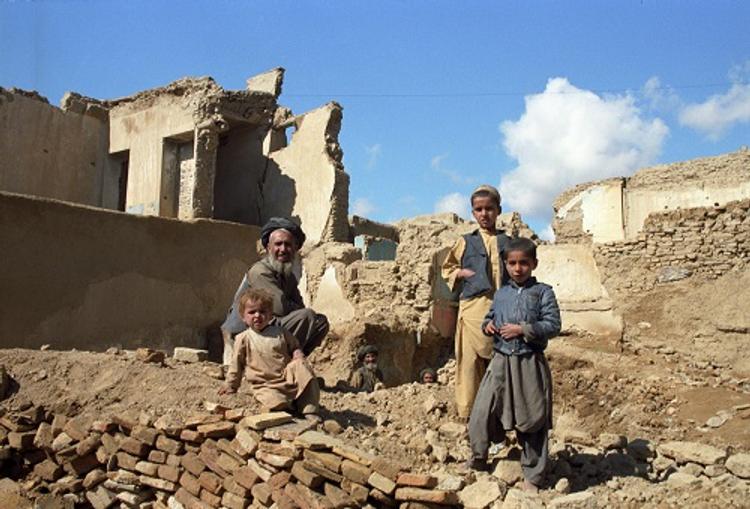 Экс-президент Афганистана рассказал, зачем США сбросили бомбу