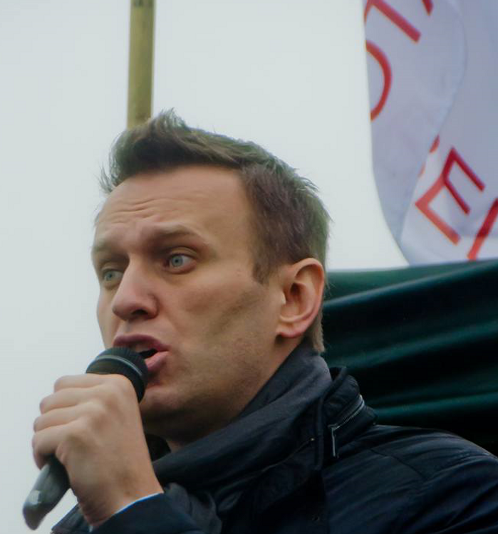 Навальному в Челябинске скандировали «у-хо-ди!»