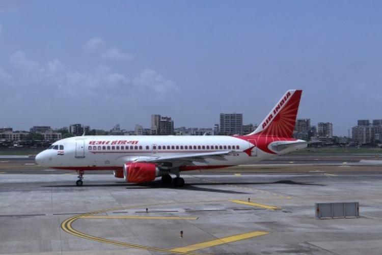 В трех аэропортах Индии объявлена тревога: возможен захват самолетов