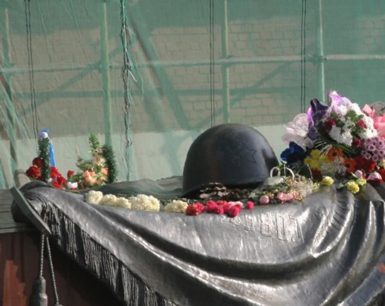 В Москве на кладбище вандалы разрушили могилы Героев Советского Союза