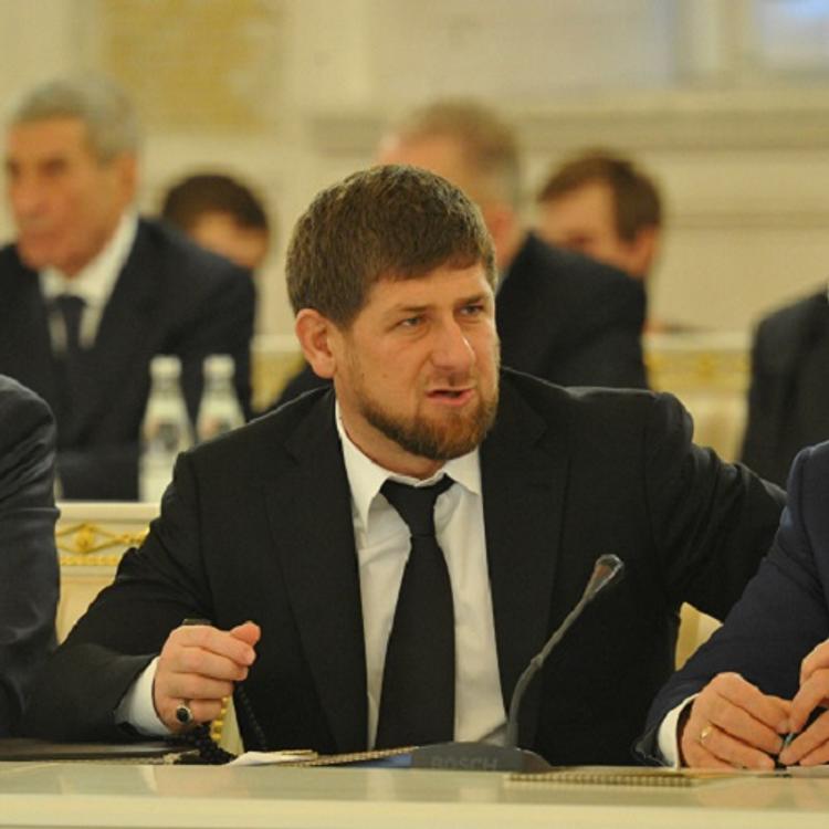 Кадыров пожаловался Путину на “провокации” СМИ по поводу геев в Чечне