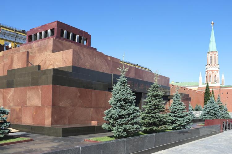 Единороссы отозвали подписи под законопроектом о захоронении Ленина