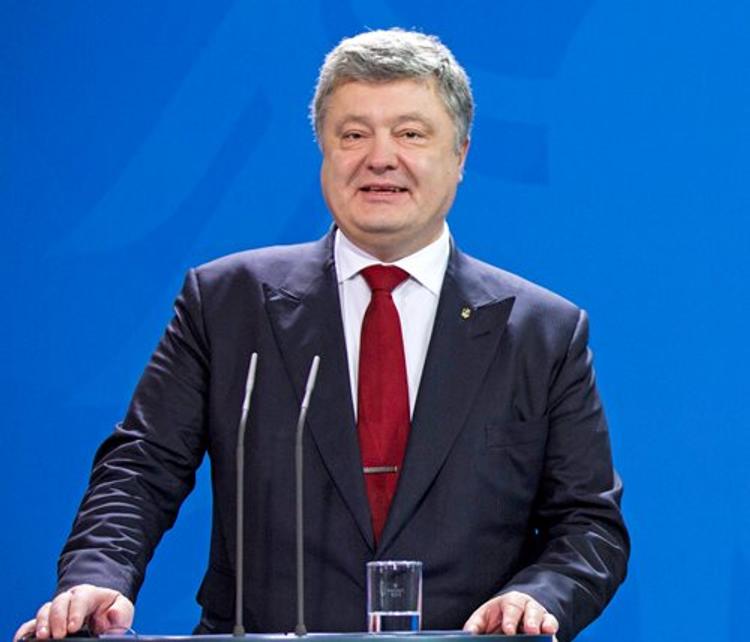 Киевляне требуют завести на Петра Порошенко уголовное дело