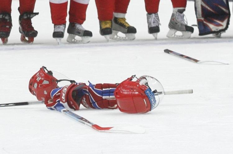 Российская юношеская сборная по хоккею пробилась в полуфинал ЧМ