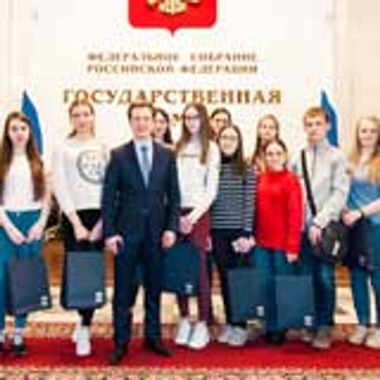 Лучшие школьники Челябинска узнали, как работает Государственная дума