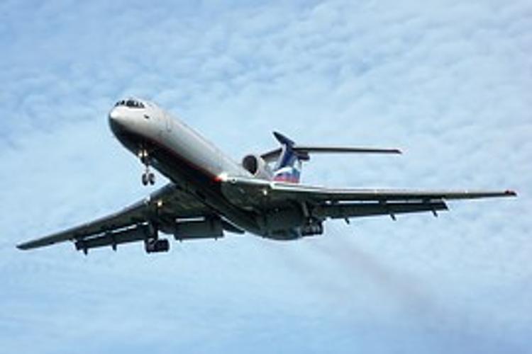 Самолет Ту-154 мог упасть после взлета в Сочи из-за перегруза - эксперты