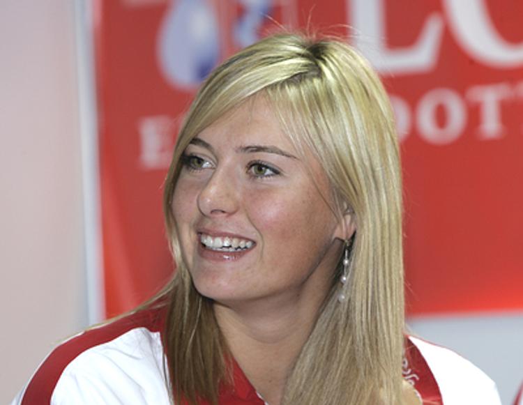 Шарапова обыграла Макарову и вышла в четвертьфинал турнира в Штутгарте