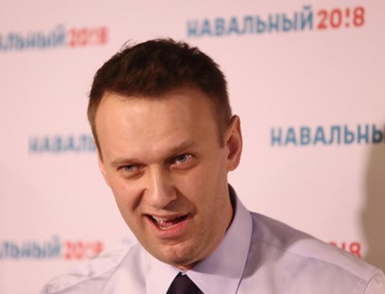 СМИ назвали человека, который напал на Алексея Навального