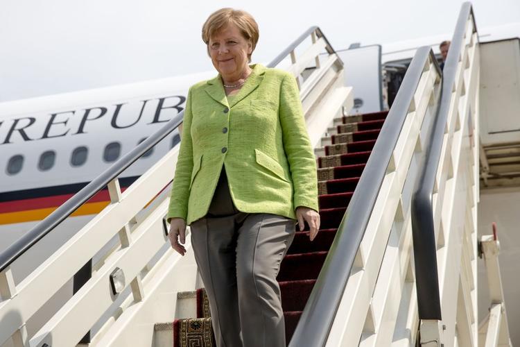 Меркель выразила надежду на снятие антироссийских санкций
