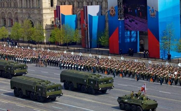 Минобороны проведет трансляцию ночной репетиции Парада Победы в "Одноклассниках"