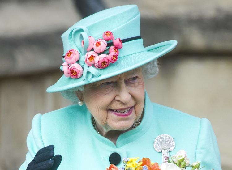 Личный секретарь королевы Великобритании экстренно созвал совещание во дворце