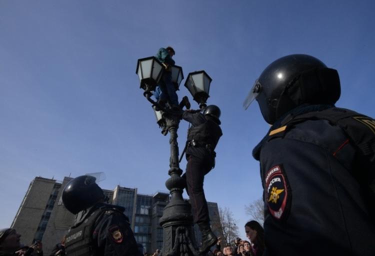 Полиция назвала число участников оппозиционного митинга в центре Москвы