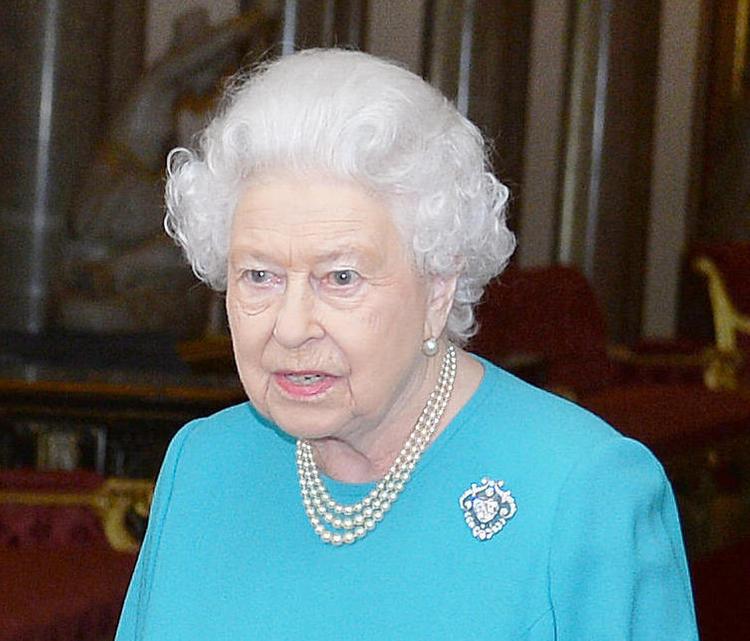 Королева Великобритании вновь села за руль
