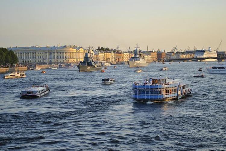 Военные корабли Балтфлота в Петербург не вернулись. Морской парад не состоится?