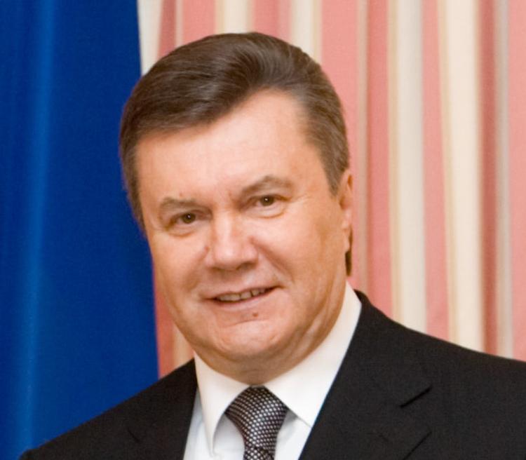 Янукович хочет самостоятельно допросить  Порошенко