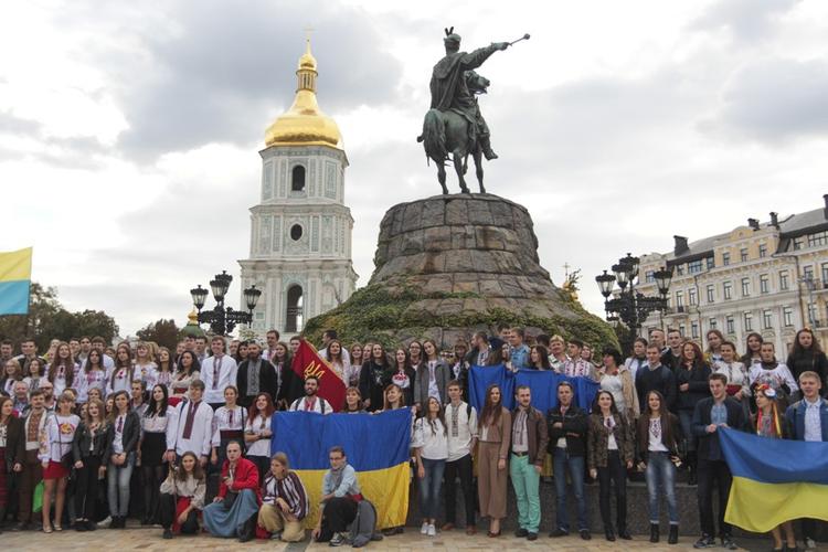 В центре Киева прошел марш вышиванок