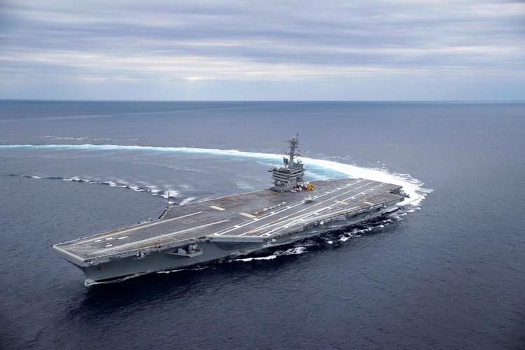 США направили к Корейскому полуострову крупнейший в мире авианосец