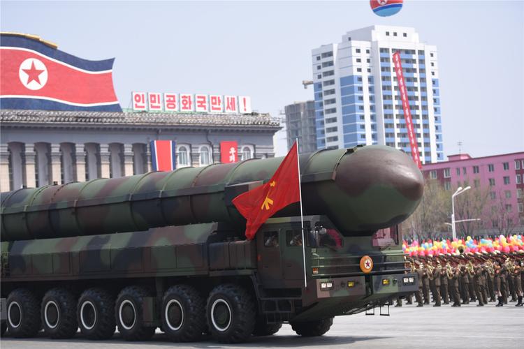 Опубликовано видео испытаний новых северокорейских ракет (ВИДЕО)