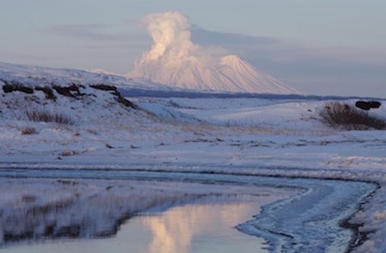 Извержение вулкана Богослов зафиксировано на Аляске