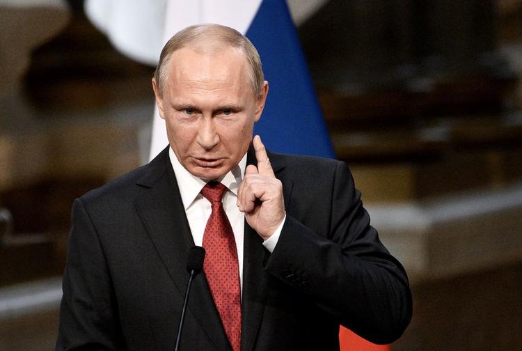 Путин назвал провокацией заявления о применении химоружия Асадом