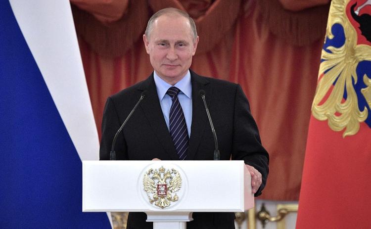 Путин рассказал на ПМЭФ о «севшем на голову России» Западе