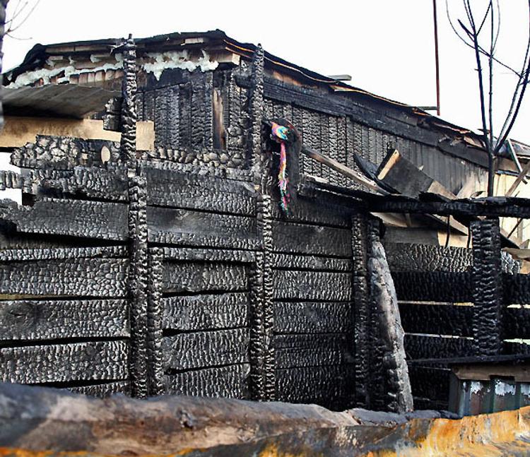 В Волгоградской области при пожаре погибли трое малолетних детей