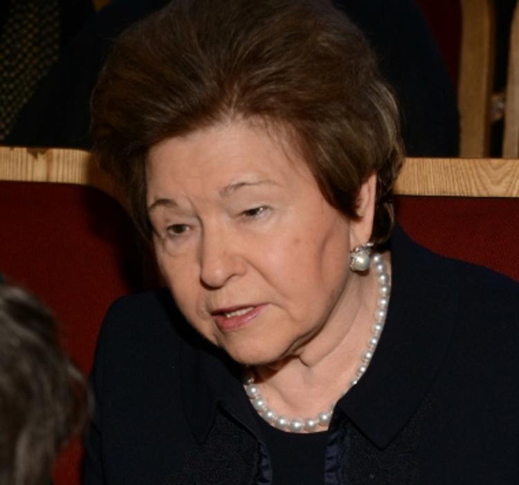 Наина Ельцина предложила считать "лихие девяностые" святыми