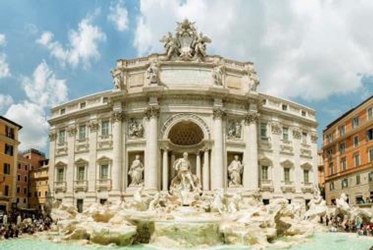 У римского фонтана Треви пойман маньяк-фотограф
